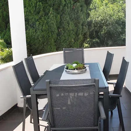 Klara Ii Apartment